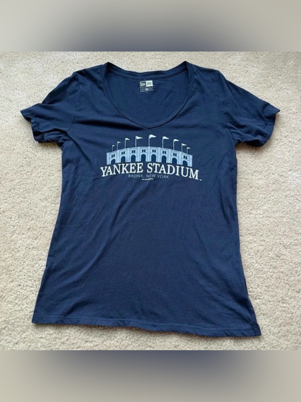 New Era Women’s 2019 NY Yankees Stadium T-shirt - Size L - EUC - 100% Cotton